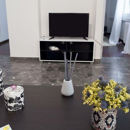 Modern Flat, Vibrant And Excellent Spot!! Daire Atina Dış mekan fotoğraf